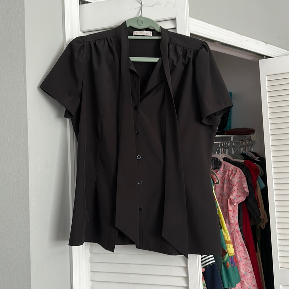 Medium Belle Poque Black top with tie neck